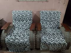 sofa set single sofa ki gadi thori bethi wi hy or 2 handel nikly hoy h