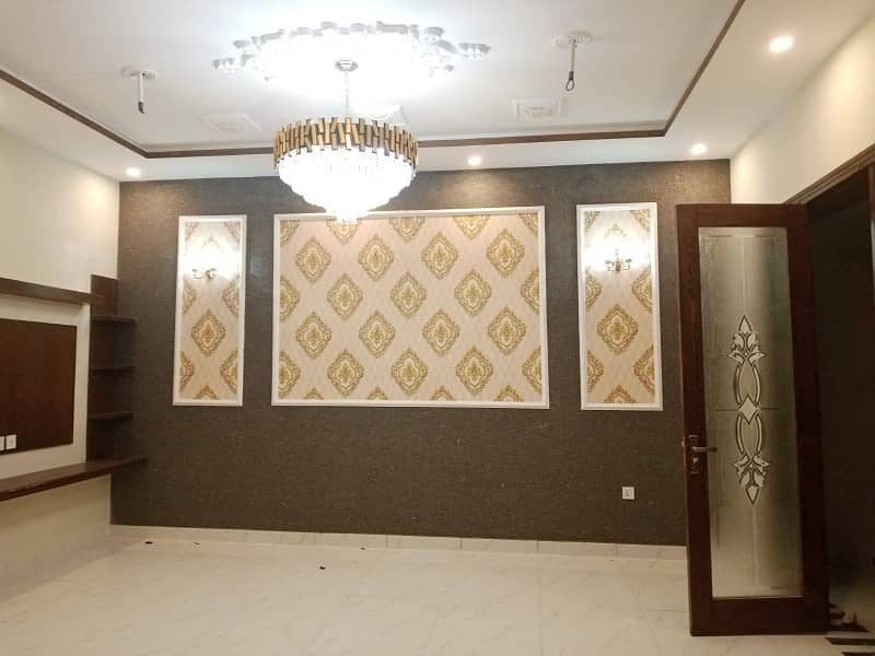 10 Marla Lower Portion is For Rent in Wapda Town Phase 1 Lahore . 2