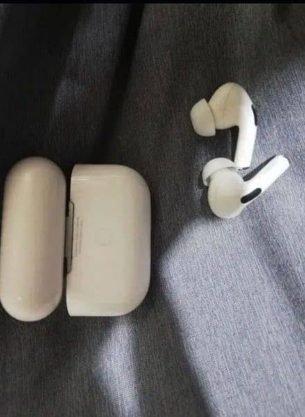 Apple Airpods pro2 made in Japan original condition 10/10 1