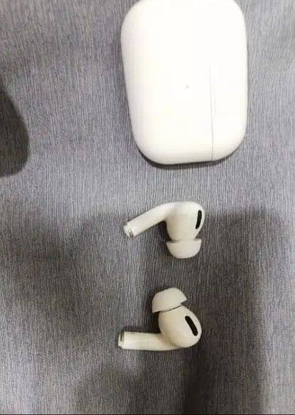 Apple Airpods pro2 made in Japan original condition 10/10 6