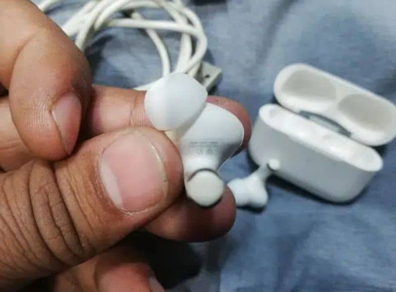 Apple Airpods pro2 made in Japan original condition 10/10 10