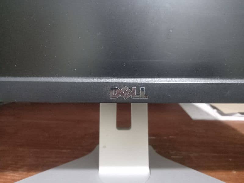 Dell 24 inches LED IPS 1