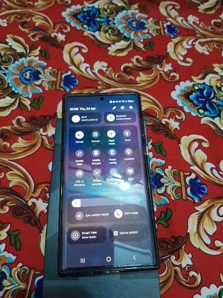 Samsung Galaxy S22 Ultra 12 GB 256 GB 4