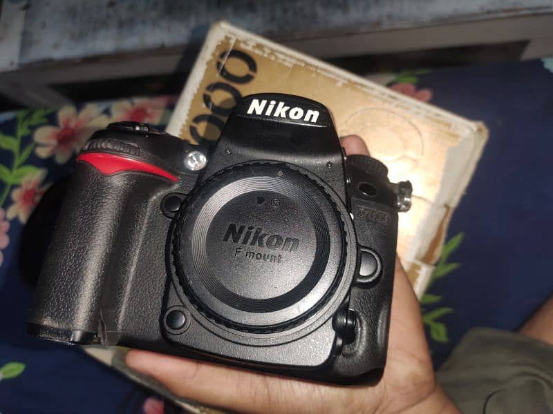 Nikon DSLR D7000 2 lens 18.55 18.140 2