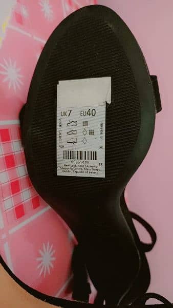 Ladies heel imported from UK. Size uk. 7 1