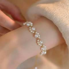1 Pc Resin Pleated Beautiful Pearl bracelet
