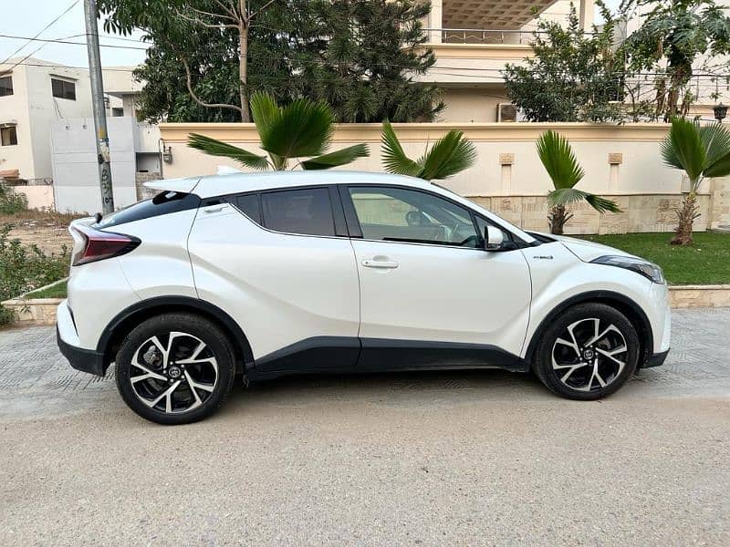 2017 Toyota C-HR G Package 1