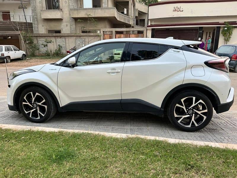 2017 Toyota C-HR G Package 11