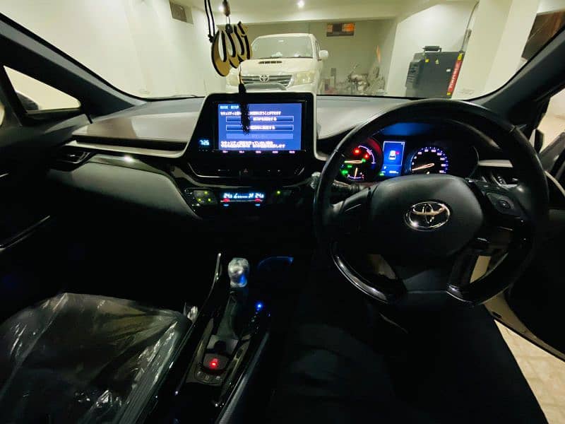 2017 Toyota C-HR G Package 16