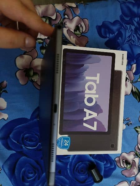 Samsung Tab A7 for urgent sale 4