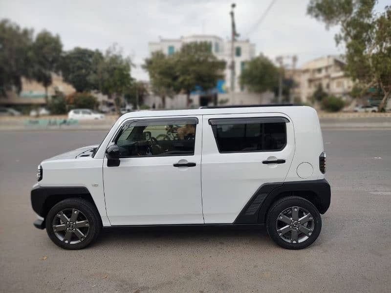 Daihatsu Taft G Pearl White Moonroof 9