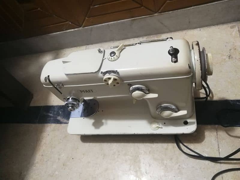 Sewing Machine Available Original Made in Germany 3
