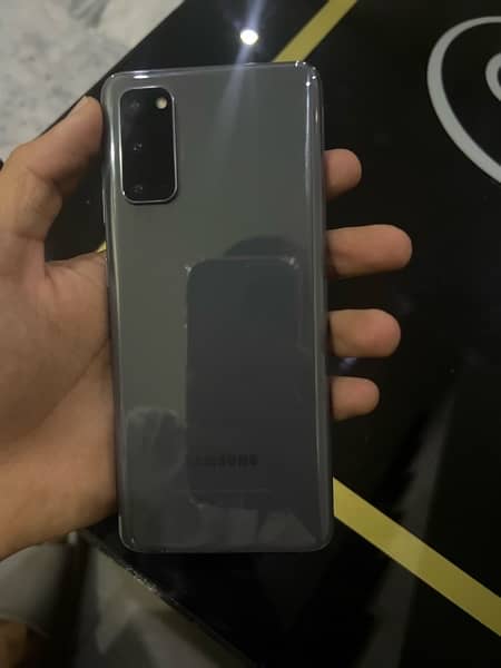 Samsung S20  (8/128) 2