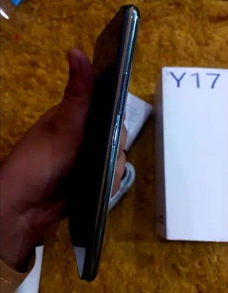 Vivo Y17 8/256 With Box Charger 3