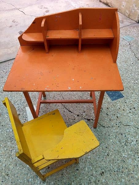 kids study table and chair 4