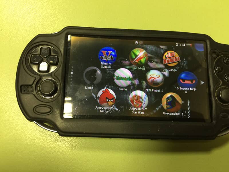 PS Vita Fat Version OLED 5