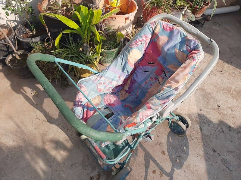 Pram and carrycot READ ADD 4
