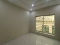 15 Marla Upper Portion For rent In Gulshan-e-Ravi - Block E Lahore In Only Rs. 75000 0