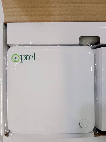 PTCL Android IPTV Smart Tv Box Free 17000+ Programs Free Home Delivery 3