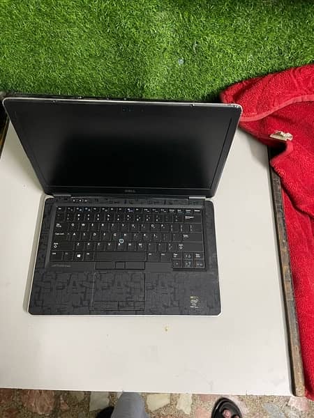 Dell Laptop Core i5 4th Generation 3