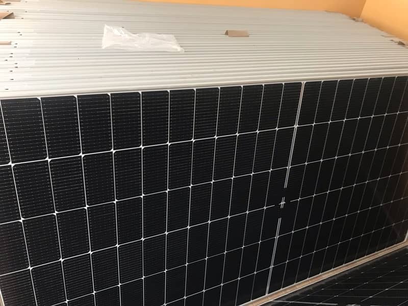 Canadian N type Bifacial 570w /Solar Panels /solar inverters for sale 1