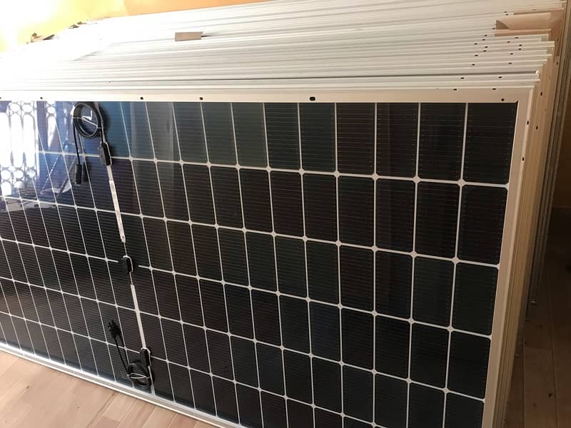 Canadian N type Bifacial 570w /Solar Panels /solar inverters for sale 2
