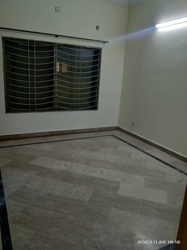 Upper Portion With Servant Available For Rent Very Near To Park 9