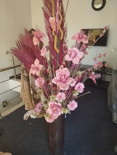 Very good condition standing flower