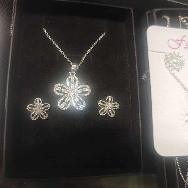 Fashionable Jewellery sets of Silver plated 3