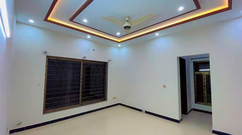 10 Marla House For Rent In Bahria Enclave At Good Location 0