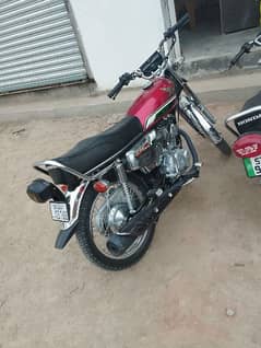 Honda CG 125 special edition Only 5000km driven same as brand new.