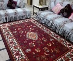 A variety of rugs for centerpieces
