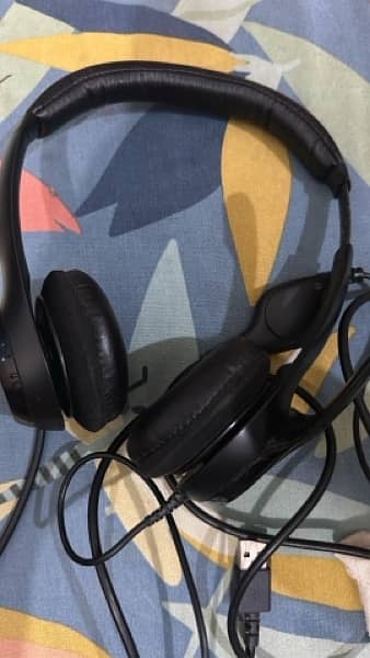 Logitech USB Headset / Headphone with Noise Cancelling Mic ( H390 ) 4