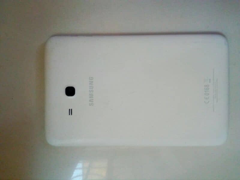 Samsung tablet white 1