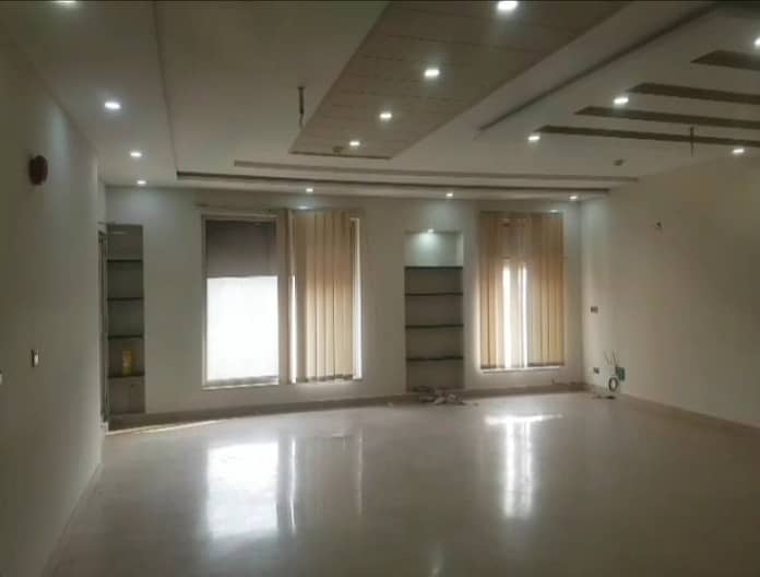 4 Marla 3rd Floor Office For Rent Good Location And Reasonable Price 7