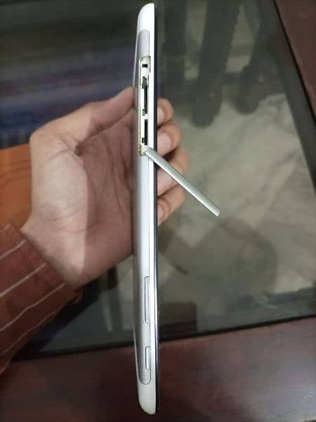 Huawei MediaPad 7.0 (T1- 701U) 0