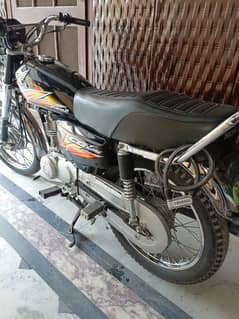 Honda CG125. Rawalpindi number. .