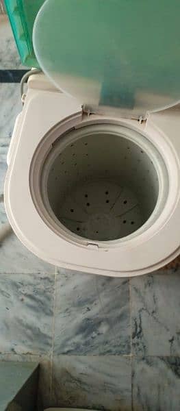 Haier spinner / dryer machine 10/10 condition 1