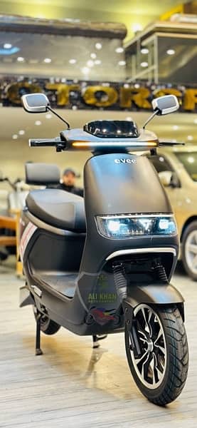 EVEE C1 AIR SCOOTY SCOOTER AUTOMATIC GENZ NISA MALE FEMALE PETROL EV 4