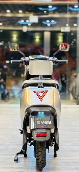 EVEE C1 AIR SCOOTY SCOOTER AUTOMATIC GENZ NISA MALE FEMALE PETROL EV 8