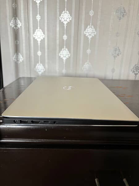 Dell xps 15 9570 Laptop 5