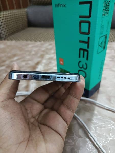 Infinix Note 30  for sale A one  condition. 0