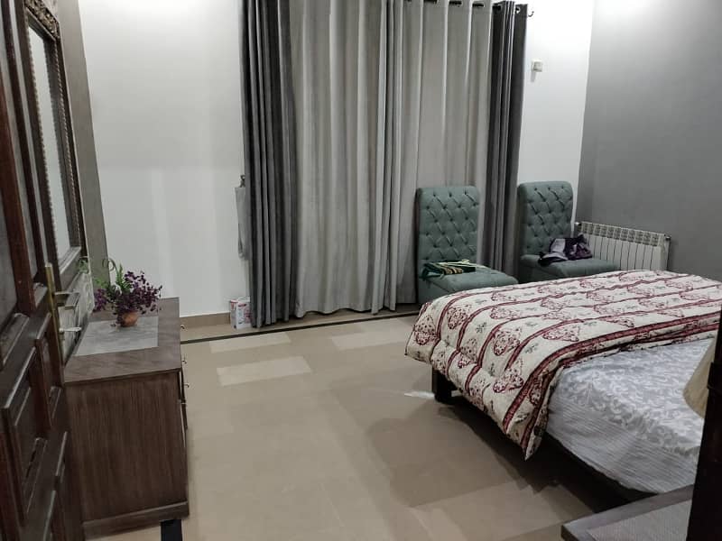 beautiful kanal New upper portion available for rent in g10 Islamabad at big street, 3 bedrooms with bathrooms, drawing, dining, TVL, car porch, All miters separate and gate separate, water boring, near to park, near to markaz. 1