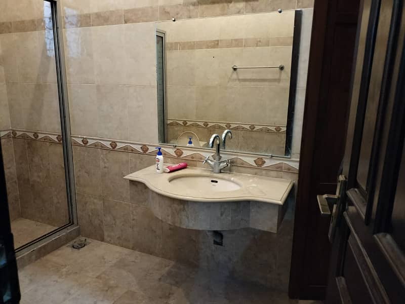 beautiful kanal New upper portion available for rent in g10 Islamabad at big street, 3 bedrooms with bathrooms, drawing, dining, TVL, car porch, All miters separate and gate separate, water boring, near to park, near to markaz. 3