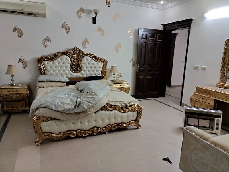 beautiful kanal New upper portion available for rent in g10 Islamabad at big street, 3 bedrooms with bathrooms, drawing, dining, TVL, car porch, All miters separate and gate separate, water boring, near to park, near to markaz. 6
