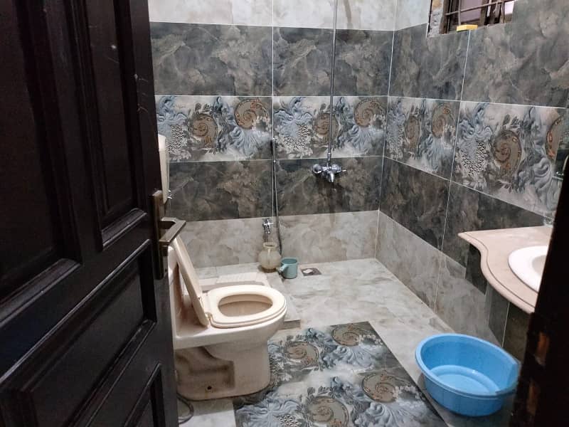 beautiful kanal New upper portion available for rent in g10 Islamabad at big street, 3 bedrooms with bathrooms, drawing, dining, TVL, car porch, All miters separate and gate separate, water boring, near to park, near to markaz. 8