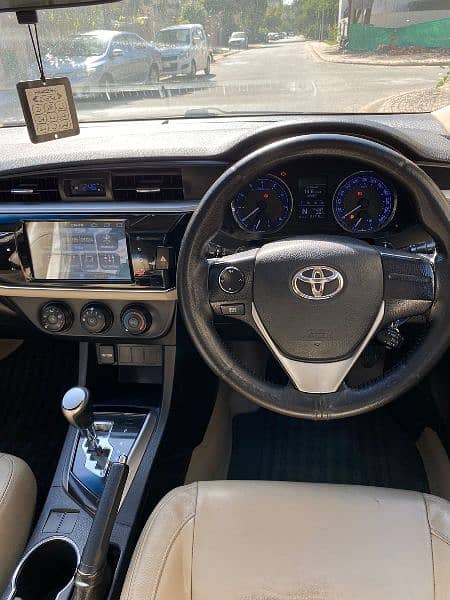 Toyota Altis Grandi 1.8(full Options,Sunroof)2016. Genuine Condition. 7