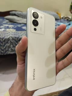 Infinix note 12 8/128 pearl whote