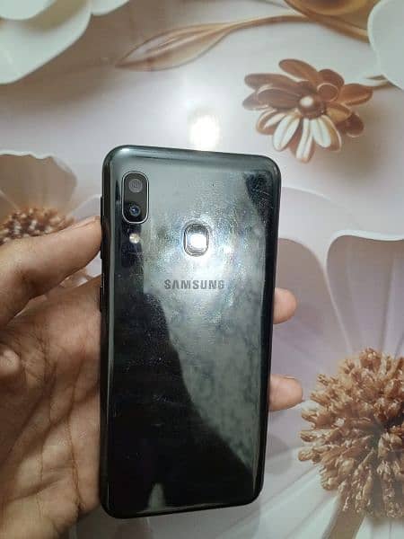 Samsung galaxy A20e in excellent condition 7