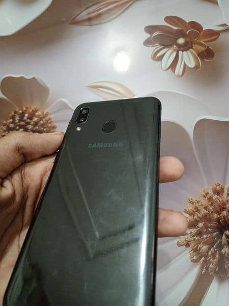Samsung galaxy A20e in excellent condition 9